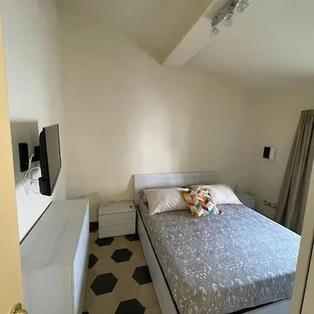 Casa vacanze Garibaldi 86 *